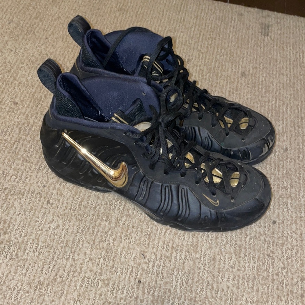 Used foamposites could easily be refurbished but currently. No box included